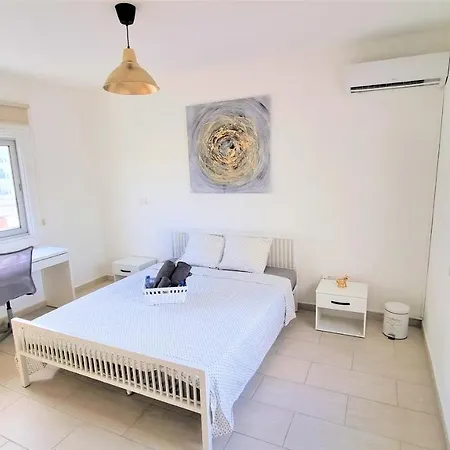 Coastal Getaway: 2 For Up To 14 Guests! Light-flooded And Spacious Apartment