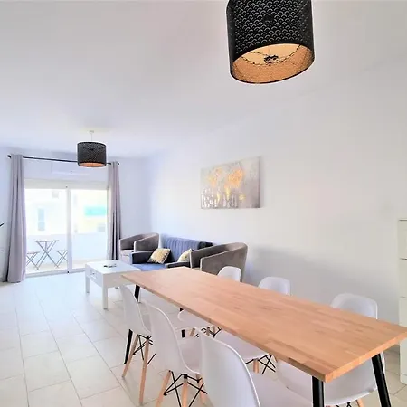 Coastal Getaway: 2 For Up To 14 Guests! Light-flooded And Spacious