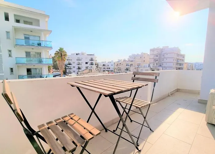 Coastal Getaway: 2 For Up To 14 Guests! Light-flooded And Spacious Διαμέρισμα