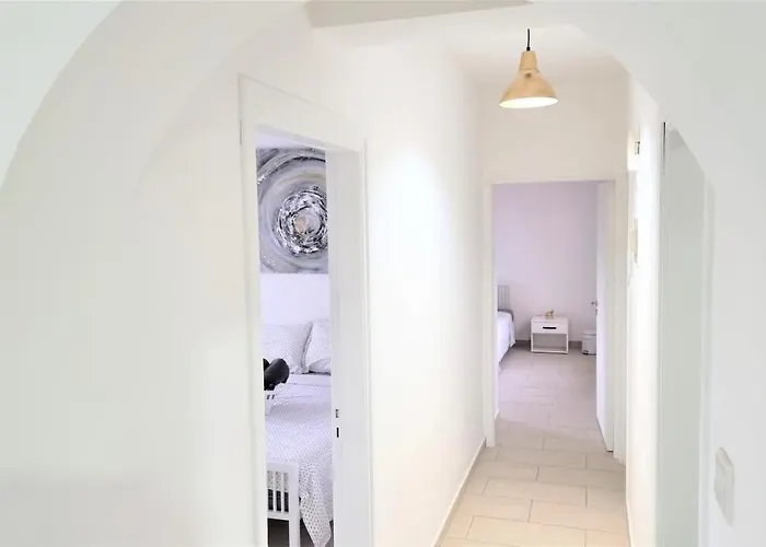 Coastal Getaway: 2 For Up To 14 Guests! Light-flooded And Spacious Λάρνακα