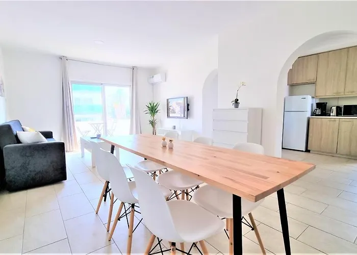 Coastal Getaway: 2 For Up To 14 Guests! Light-flooded And Spacious Διαμέρισμα *